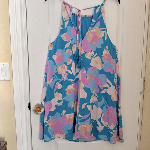 BAHAMA BLUES SUMMER FLORAL DRESS. LINED, MINI LENGTH, HALTER NECKLINE. GREAT CON - Picture 2 of 16